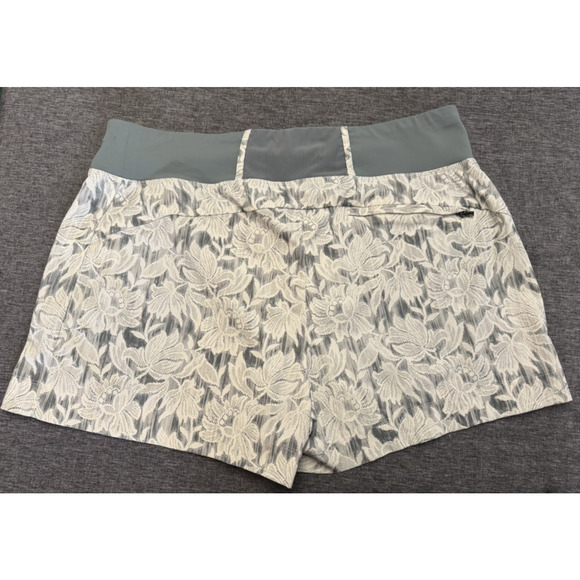 Athleta Trekkie North Short-Ethereal Bloom Magnolia White Size 16 - Picture 2 of 7